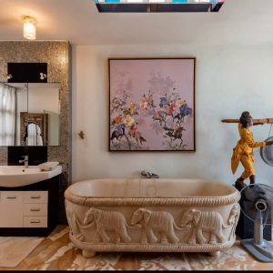 bathroom-bathtub