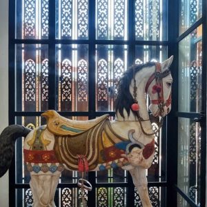 horse-sculpture