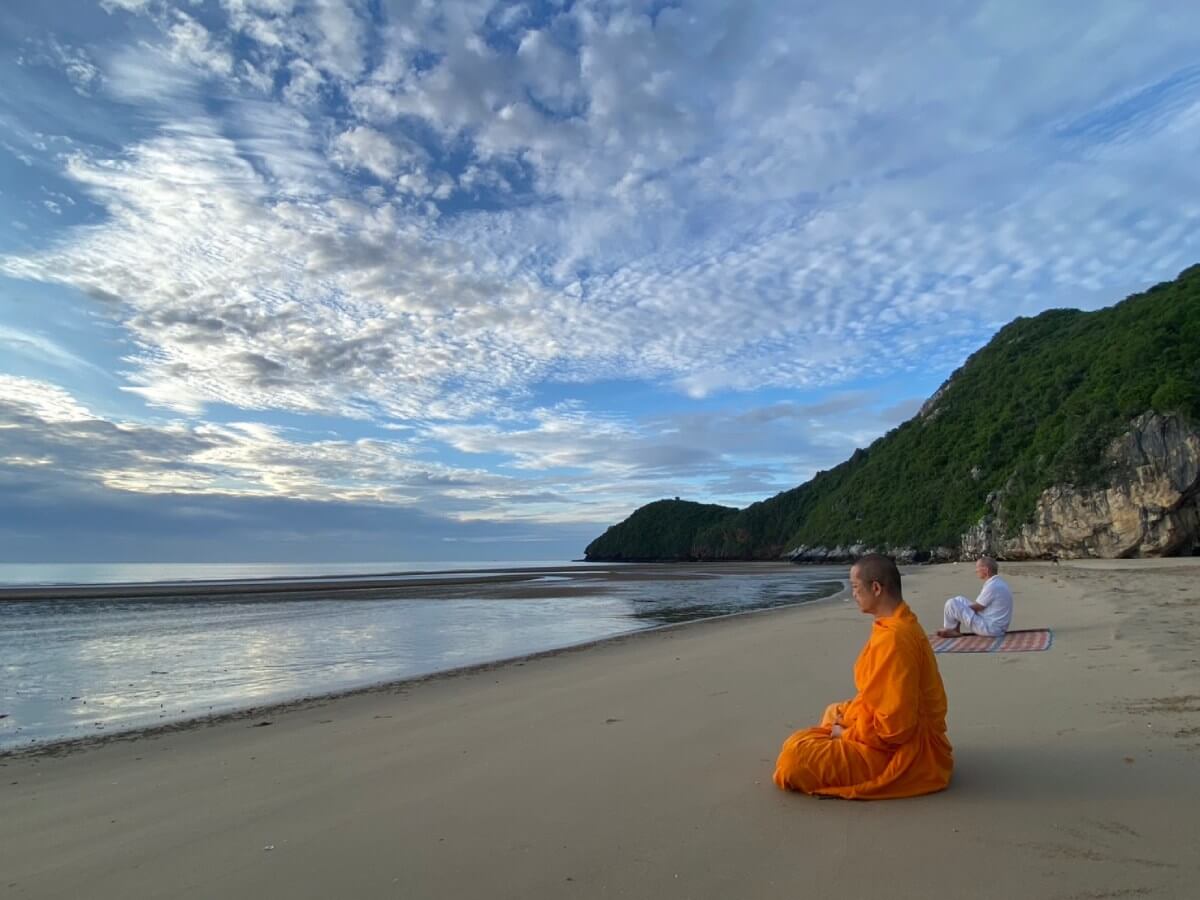 pranburi-beach-meditation